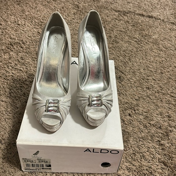 Gorgeous heels - Picture 1 of 6